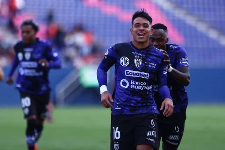 El golazo de penal que demuestra la calidad de Kendry Páez (VIDEO)