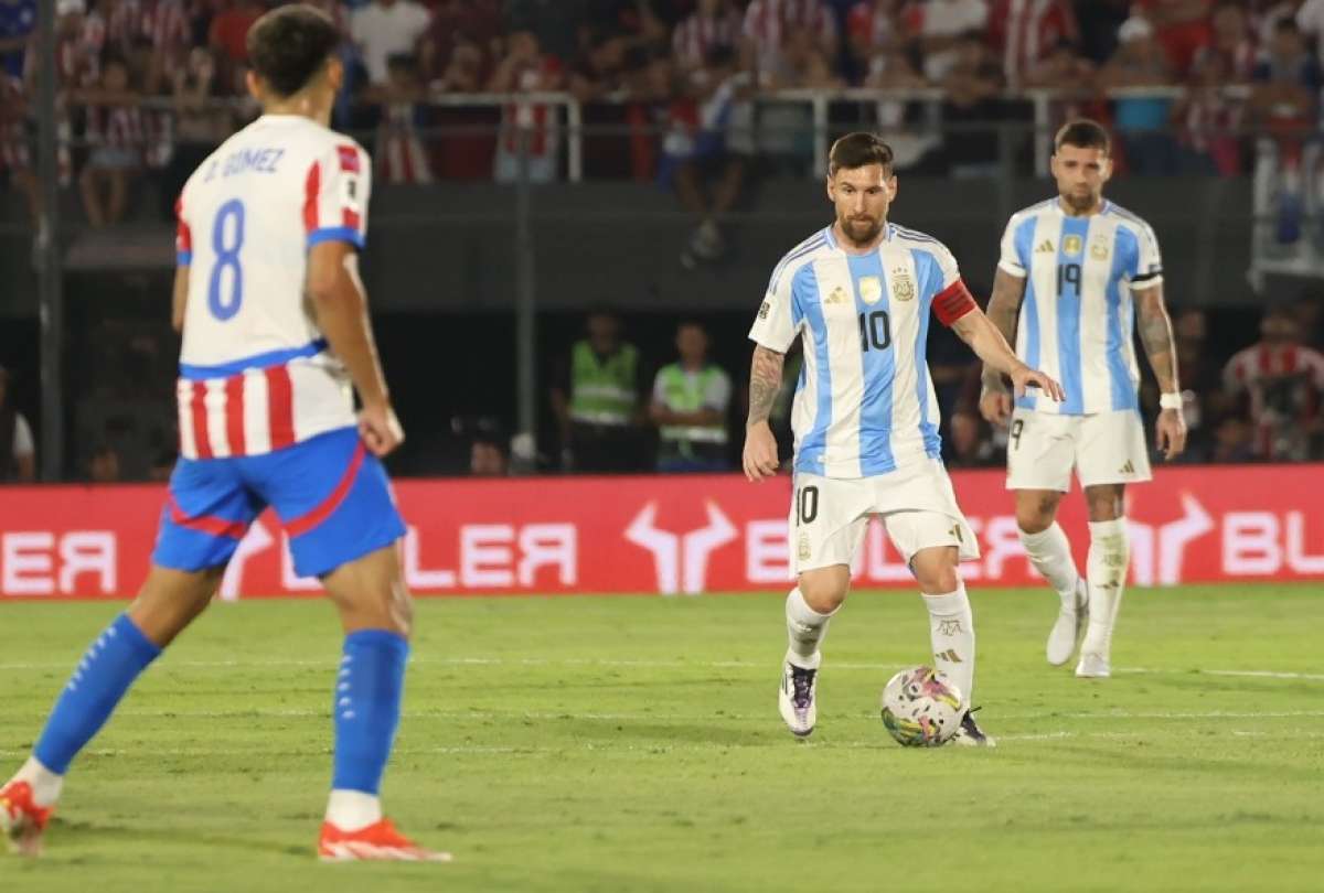 Lionel Messi insulta al árbitro y no recibe sanción