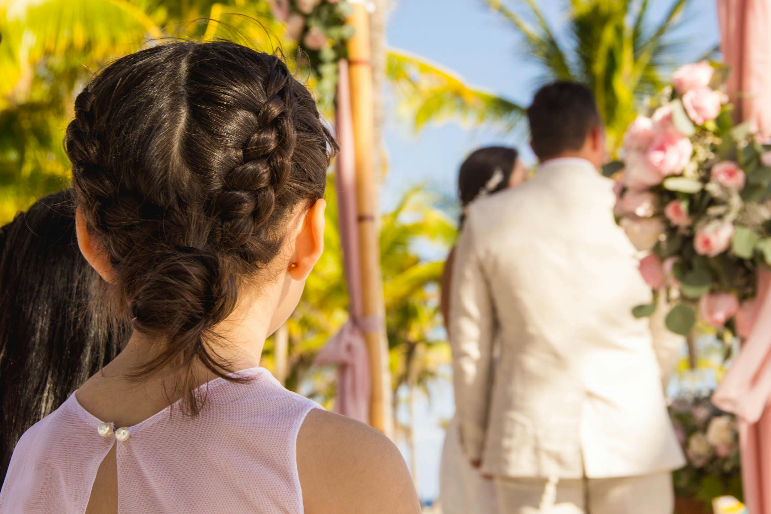 El Congreso de Colombia prohíbe el matrimonio infantil
