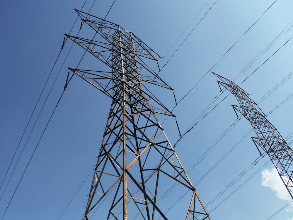 Colombia reanudaría venta de energía eléctrica a Ecuador