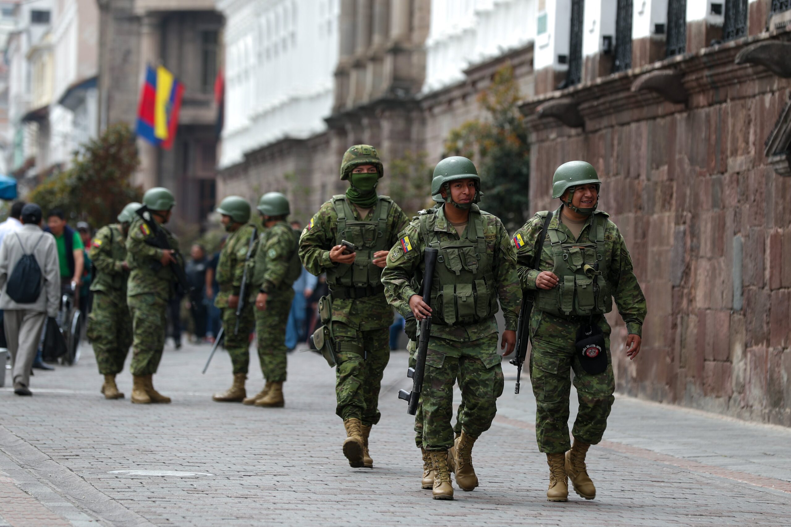 Liberación de 'Vicente', peligroso cabecilla de Los Lobos en Ponce Enríquez, "afecta el trabajo" de policías y militares, dice el Bloque de Seguridad