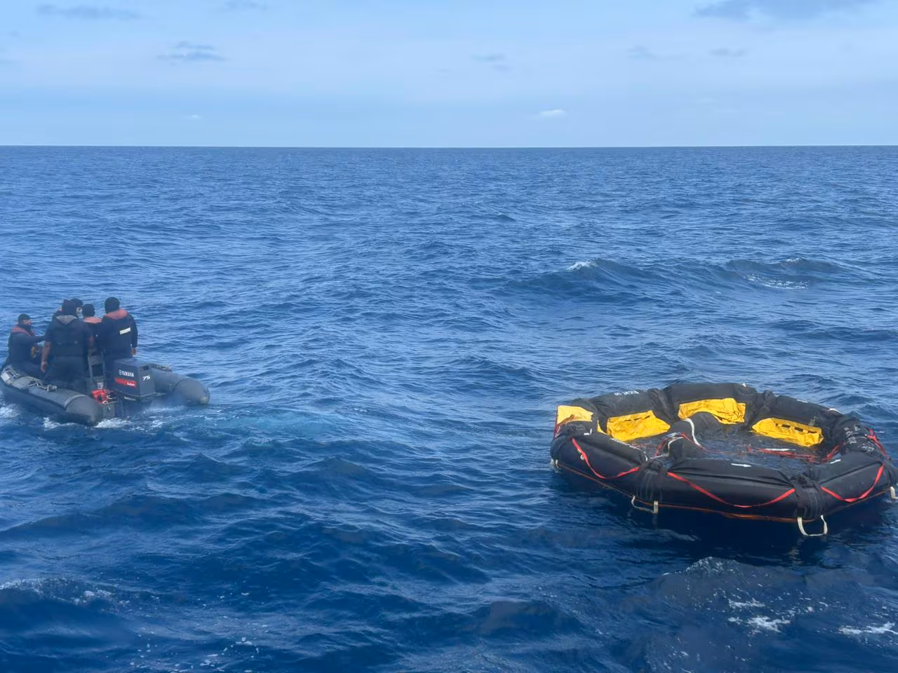 La Armada halló partes del barco Patricia Lynn, en el que desaparecieron 21 pescadores de Manta