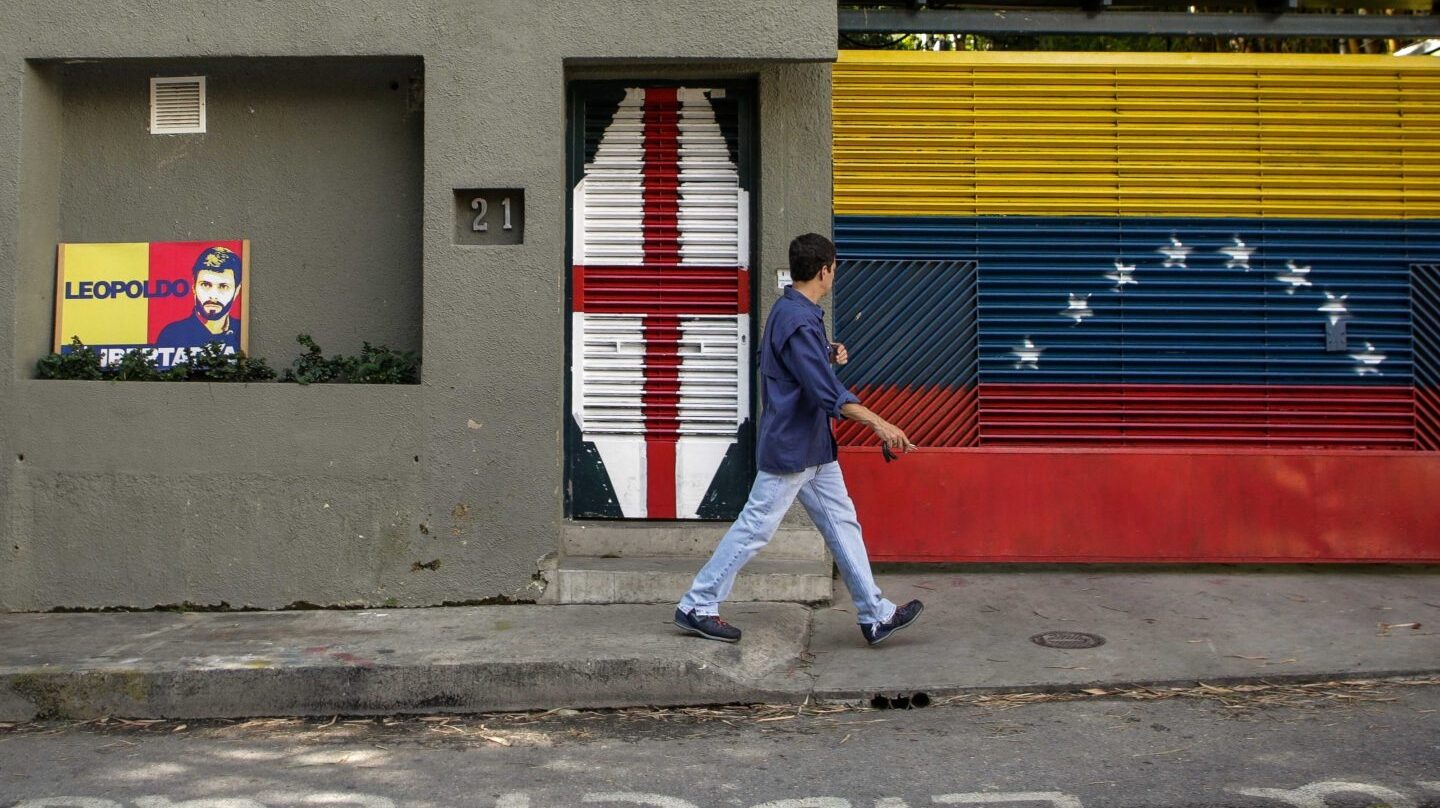 Descubren el romance de la directora de una peligrosa cárcel de Venezuela con uno de los líderes del Tren del Llano
