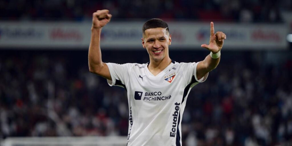 Álex Arce iría al fútbol de Europa 1 Álex Arce iría al fútbol de Europa