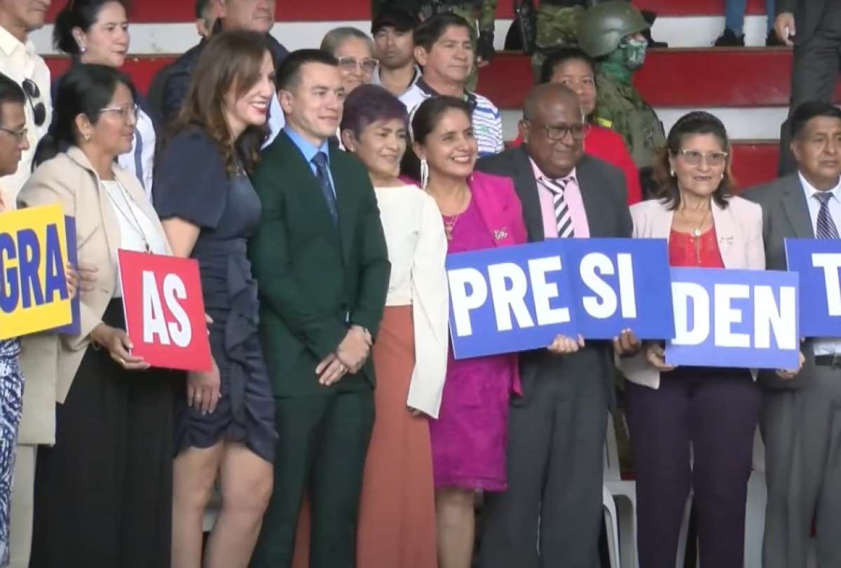 Presidente se reúne con educadores comunitarios