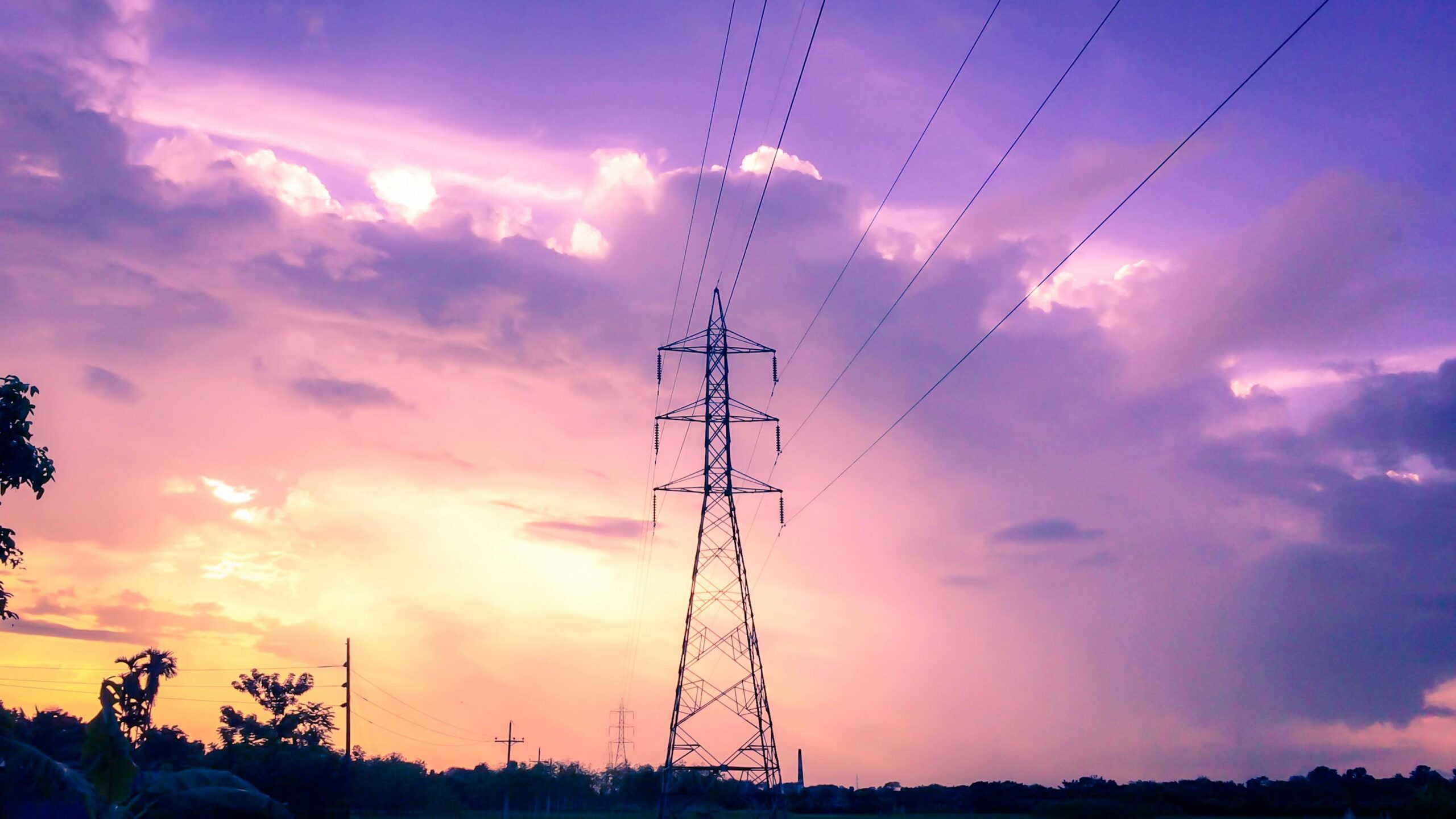Francia evalúa invertir en energía renovable en Ecuador