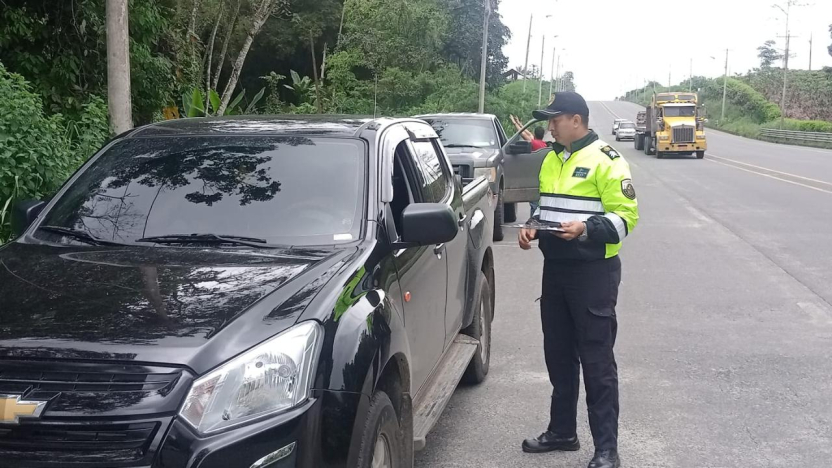 Conductores ya no irán a la cárcel por exceder límite de velocidad en Ecuador, según dictamen de la Corte