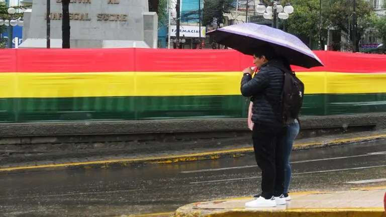 Departamento boliviano de La Paz se declara en emergencia por lluvias e inundaciones