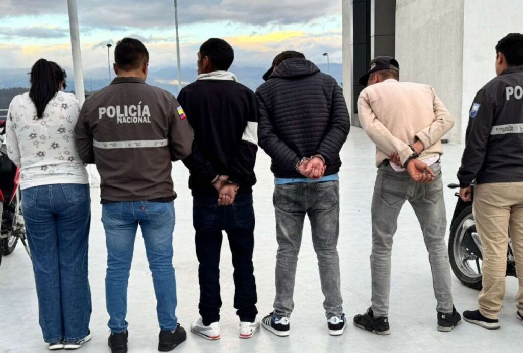 21 detenidos por varios delitos en mega operativo en el centro de Quito 4 21 detenidos por varios delitos en mega operativo en el centro de Quito