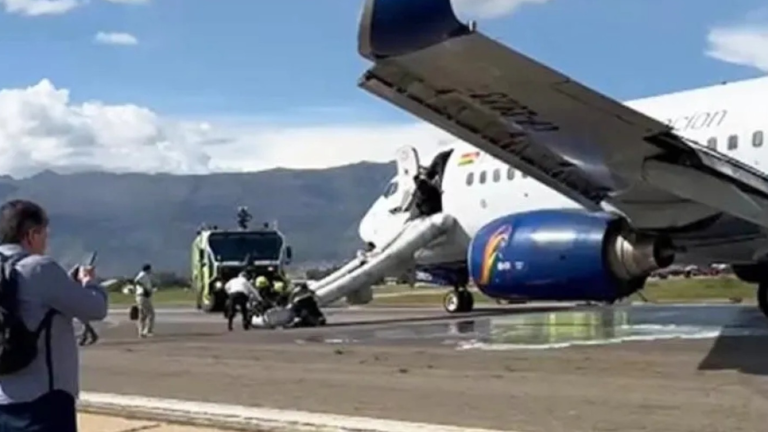 El 'avión bendito' que llevó al Papa Francisco se incendia de nuevo