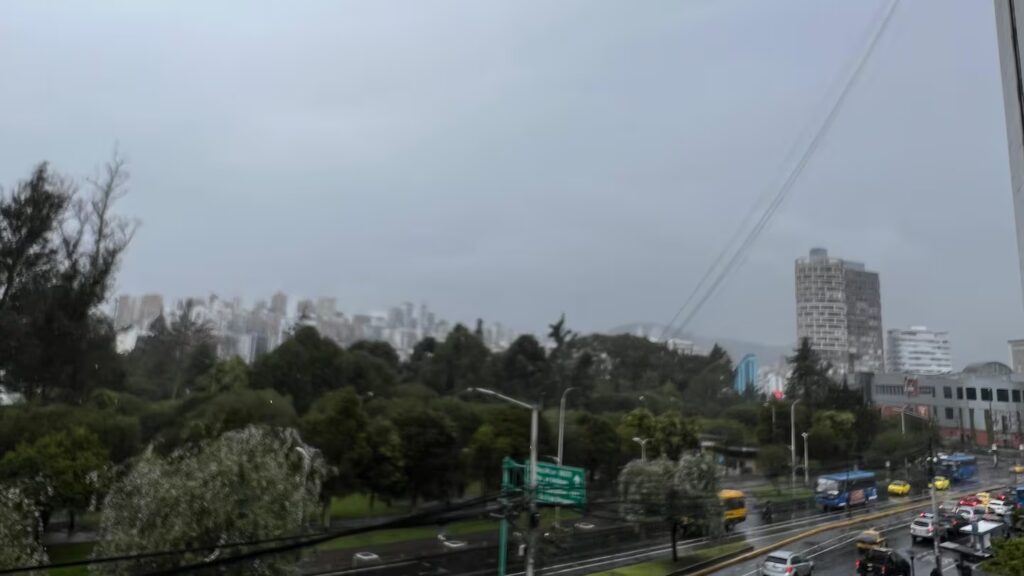 Lluvias y tormentas eléctricas se extienden hasta el 23 de febrero, según el Inamhi 2 Lluvias y tormentas eléctricas se extienden hasta el 23 de febrero, según el Inamhi