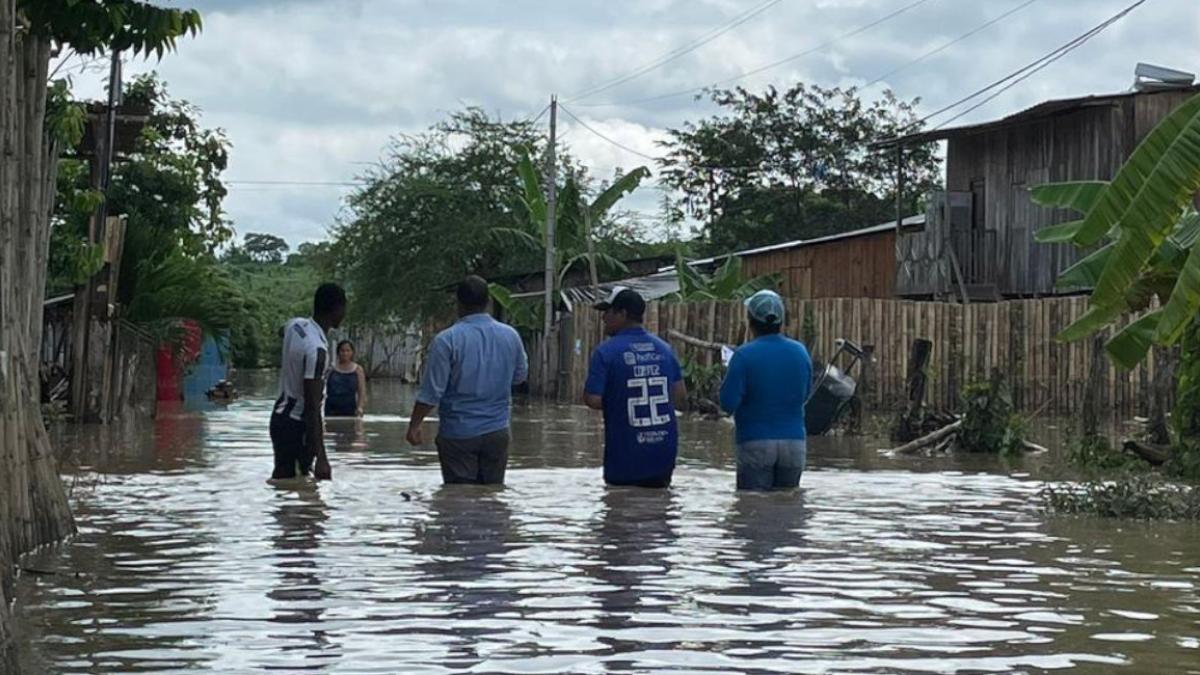 Ríos desbordados y vías cerradas son los efectos de las lluvias en tres provincias del país