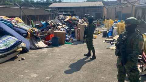 FF.AA. decomisan objetos ilegales en la cárcel de Sucumbíos
