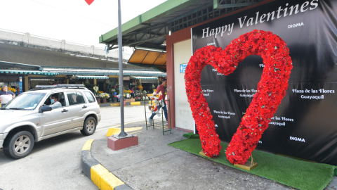 San Valentín en Guayaquil: Registro Civil alista matrimonio colectivo y el mercado de flores extiende horarios