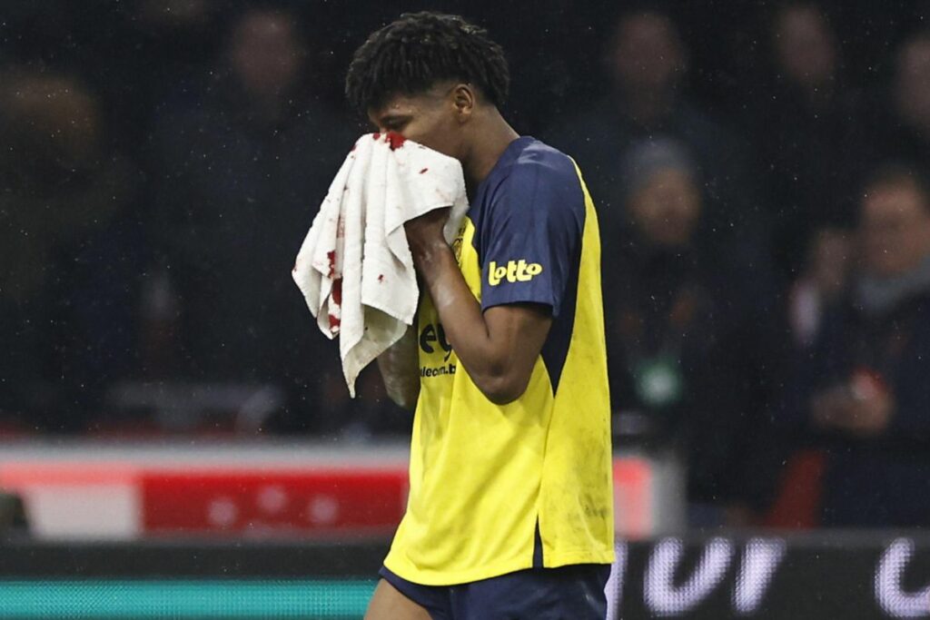 (Video) Kevin Rodríguez sufrió una escalofriante entrada en Europa League