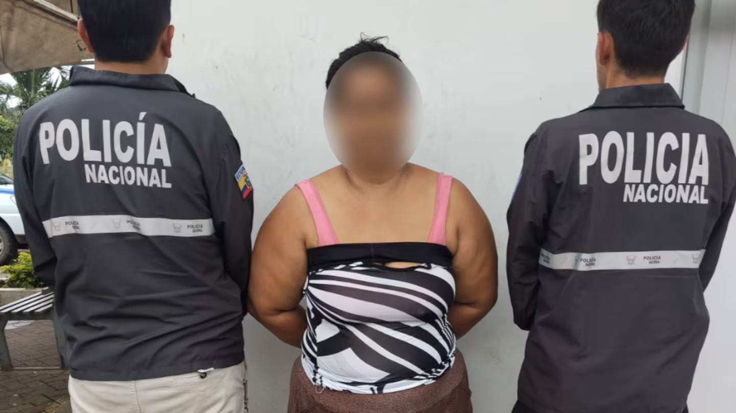 Detienen a mujer de alta peligrosidad por asesinato a puñaladas en Quito