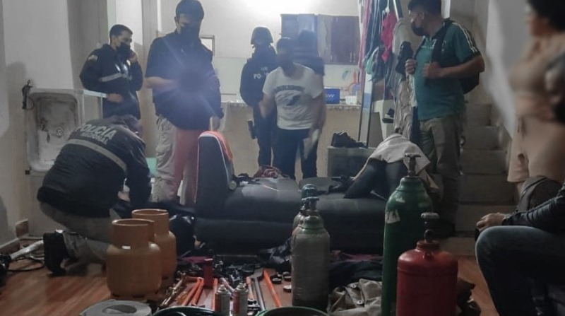 Desarticulan banda en Ecuador dedicada al robo de cajeros y otros delitos; hay 31 detenidos