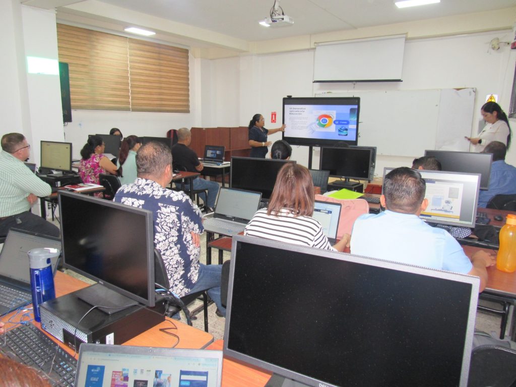 Uleam Sucre: Docentes concluyen período de capacitación