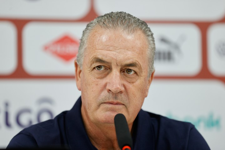 Gustavo Alfaro presentó otro reclamo a la FIFA por una deuda de la Federación Ecuatoriana de Fútbol: ¿puede haber sanción a La Tri? 2 Gustavo Alfaro presentó otro reclamo a la FIFA por una deuda de la Federación Ecuatoriana de Fútbol: ¿puede haber sanción a La Tri?