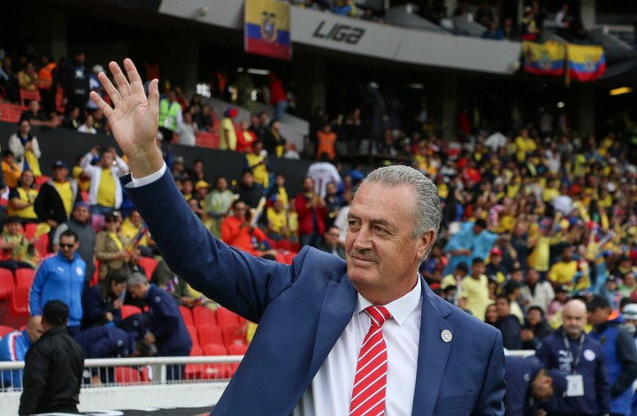 Gustavo Alfaro presentó otro reclamo a la FIFA por una deuda de la Federación Ecuatoriana de Fútbol: ¿puede haber sanción a La Tri? 4 Gustavo Alfaro presentó otro reclamo a la FIFA por una deuda de la Federación Ecuatoriana de Fútbol: ¿puede haber sanción a La Tri?