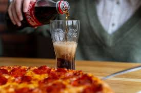 Prohíben Coca-Cola en México y multarán a quien la venda o compre: serán desde 5,000 pesos