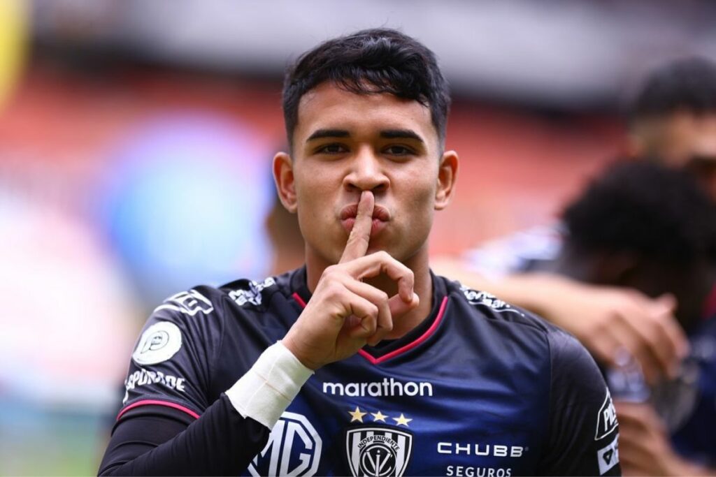 Kendry Páez adelanta su viaje a Inglaterra