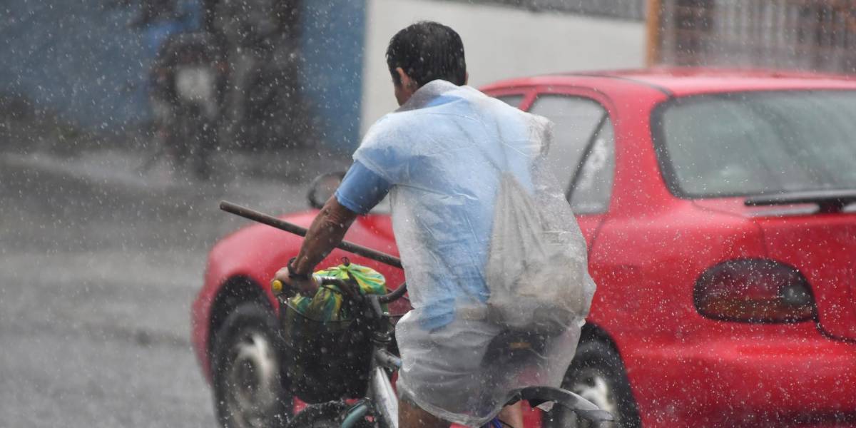 Lluvias intensas se registrarán en zonas puntuales de la Costa, Sierra y Amazonía en el inicio del feriado