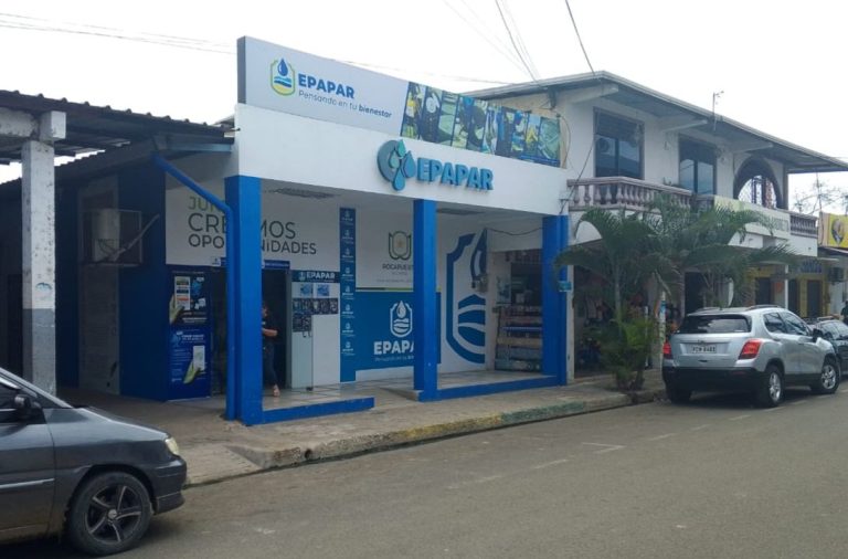 Sujetos armados generaron pánico en la empresa de agua potable de Rocafuerte, en Manabí