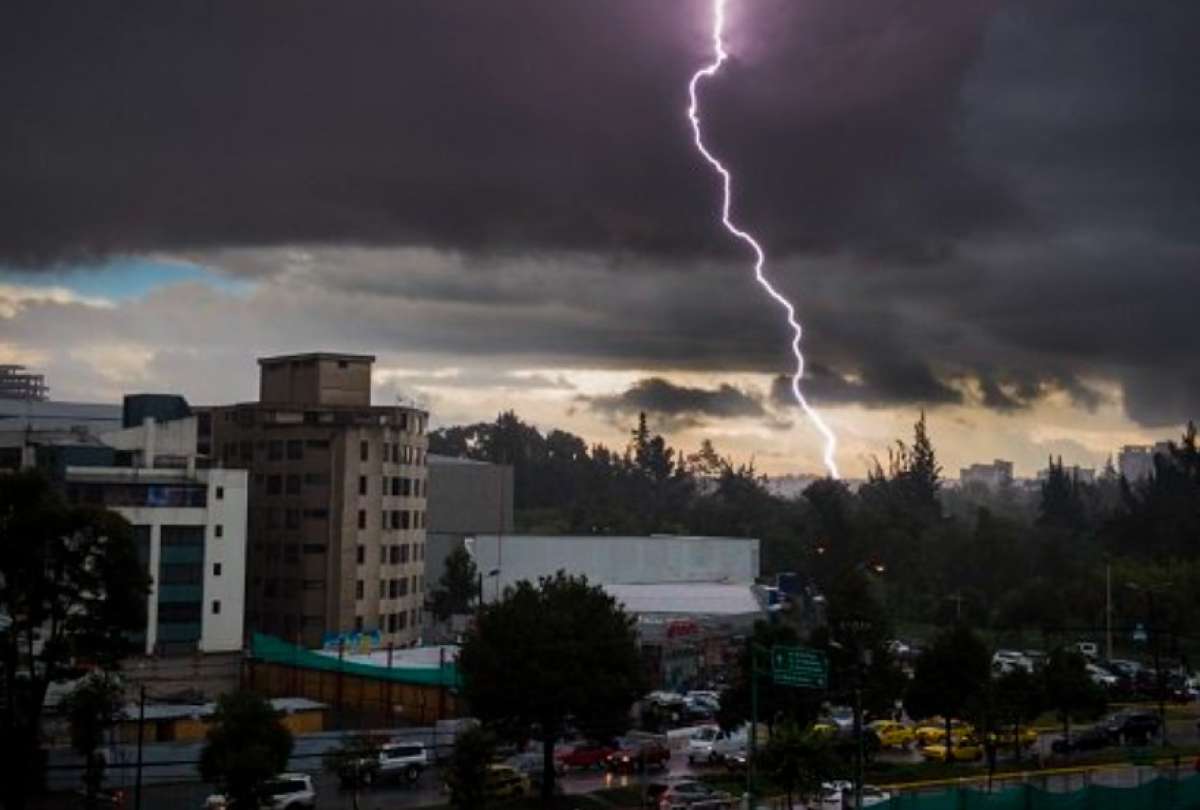 Ecuador en alerta por fuertes lluvias, tormentas eléctricas y vientos