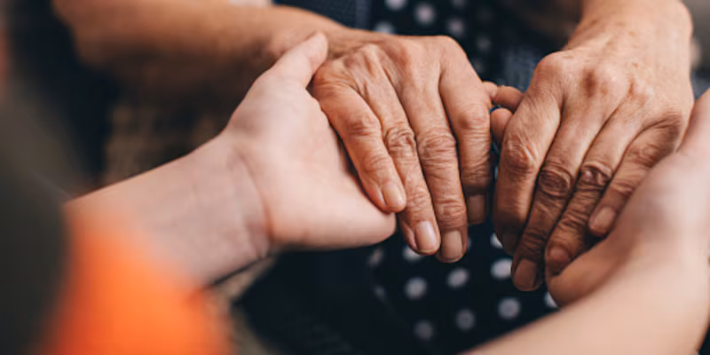 Manipuló la mano de su madre deshidratada para rubricar un testamento valorado en más de USD 900 mil, que supuraba los USD 900 mil.