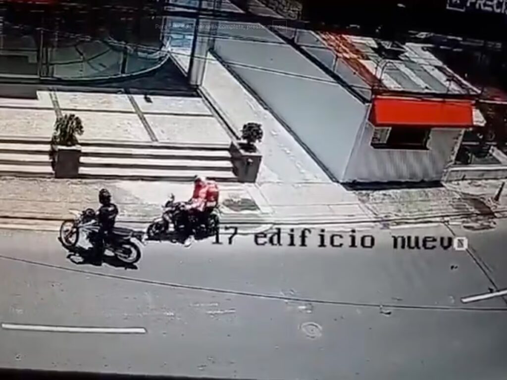 Un oficial de policía fue agredido por un vehículo motorizado en la zona de Iñaquito. 2 Un oficial de policía fue agredido por un vehículo motorizado en la zona de Iñaquito.