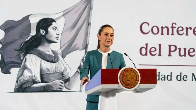 La presidenta Claudia Sheinbaum denuncia una guerra digital en contra de su Gobierno.