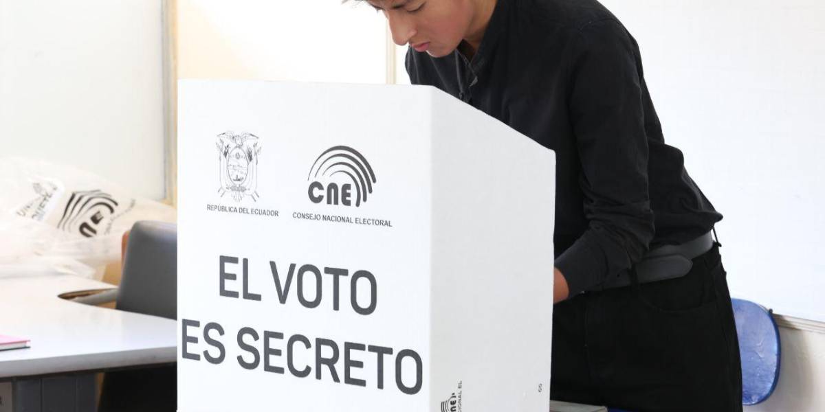 Los electores no podrán tomar fotos a la papeleta durante la segunda vuelta electoral