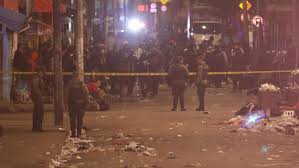 En Bogotá, una explosión de granada causa tres muertes y nueve heridas adicionales.