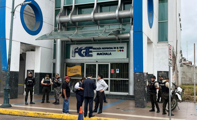 Investigan amenaza de bomba en edificio de la Fiscalía en Machala