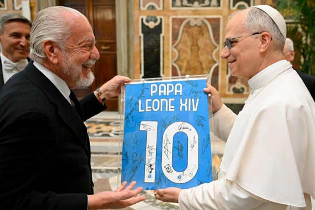 Papa León XIV recibió al campeón Napoli en el Vaticano