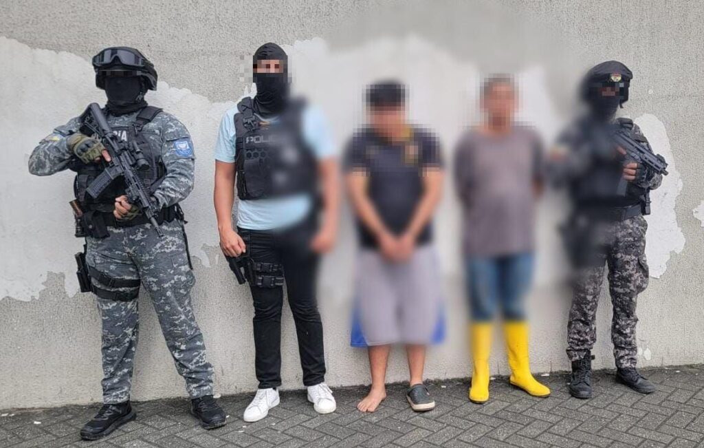 Dos policías son procesados por presunto secuestro; exigían 2 000 dólares para liberar a la víctima 2 Dos policías son procesados por presunto secuestro; exigían 2 000 dólares para liberar a la víctima