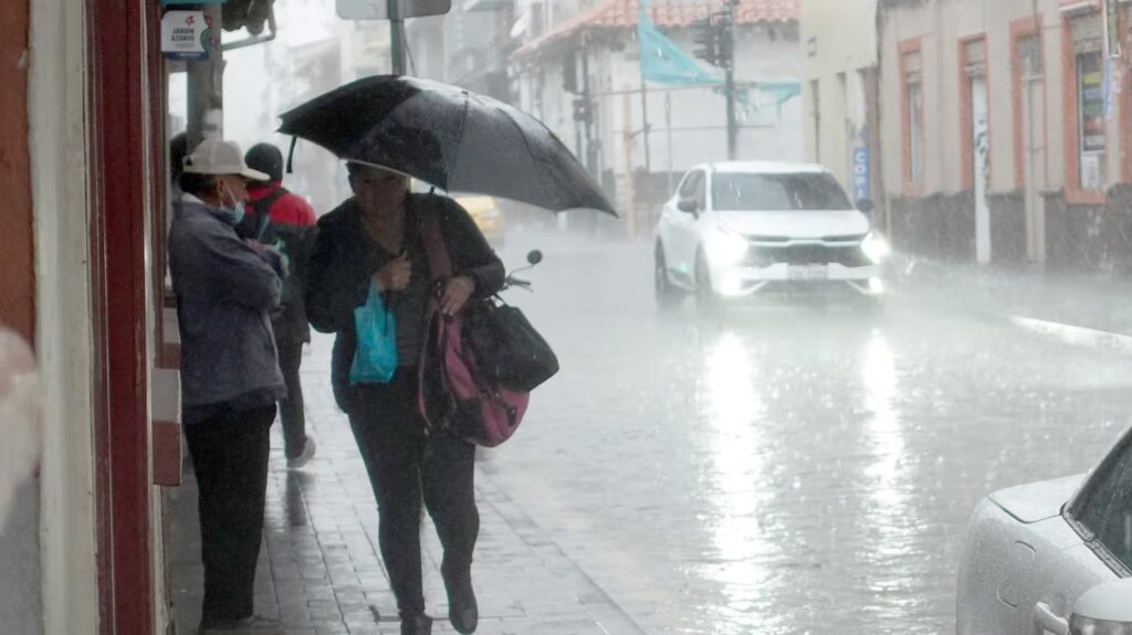 Inamhi reitera alerta por lluvias fuertes, tormentas y vientos en varias regiones del país 7 Inamhi reitera alerta por lluvias fuertes, tormentas y vientos en varias regiones del país