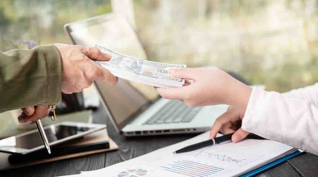 ¿Trabajas el 23 de Mayo? Este es el pago extra que debes recibir