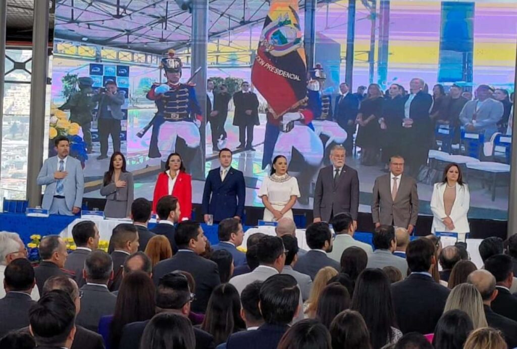 Daniel Noboa y María José Pinto, presidente y vicepresidenta, recibieron sus credenciales 2 Daniel Noboa y María José Pinto, presidente y vicepresidenta, recibieron sus credenciales