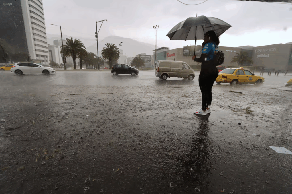 Inamhi reitera alerta por lluvias fuertes, tormentas y vientos en varias regiones del país 2 Inamhi reitera alerta por lluvias fuertes, tormentas y vientos en varias regiones del país