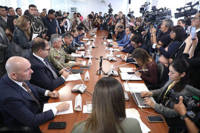 Policía y FFAA comparecen sobre proyecto de ley contra economía criminal 2 Policía y FFAA comparecen sobre proyecto de ley contra economía criminal