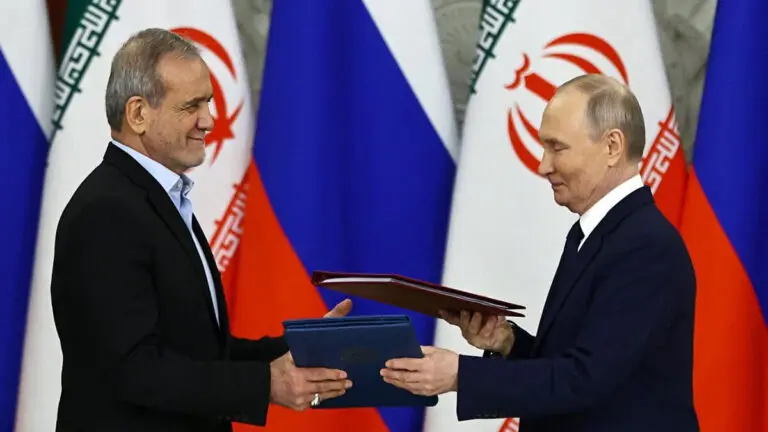 Parlamento iraní aprueba el acuerdo estratégico con Rusia