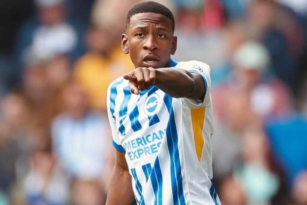 DT del Brighton reveló el por qué no convocó a Pervis Estupiñán este fin de semana