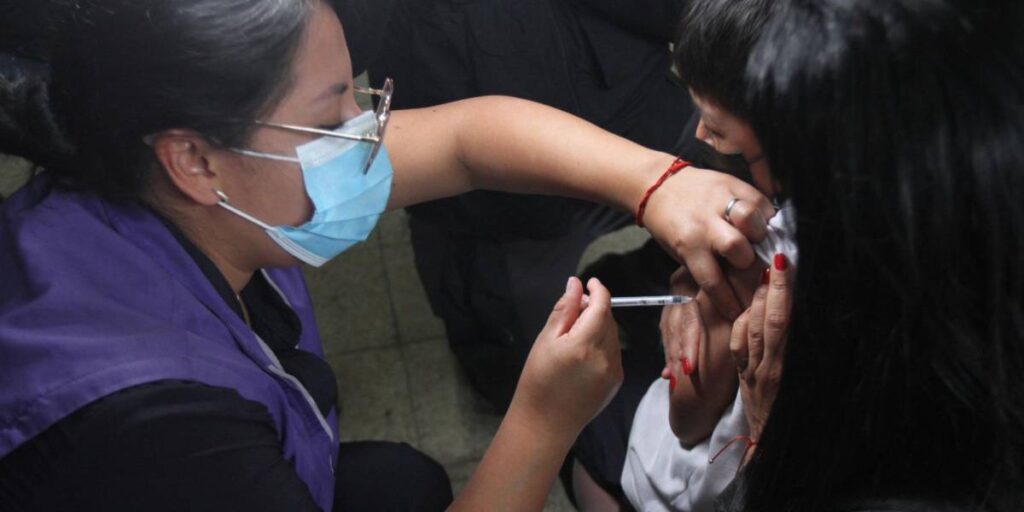 Ecuador registra el mayor brote de tosferina en 25 años: síntomas, casos y prevención 1 Ecuador registra el mayor brote de tosferina en 25 años: síntomas, casos y prevención