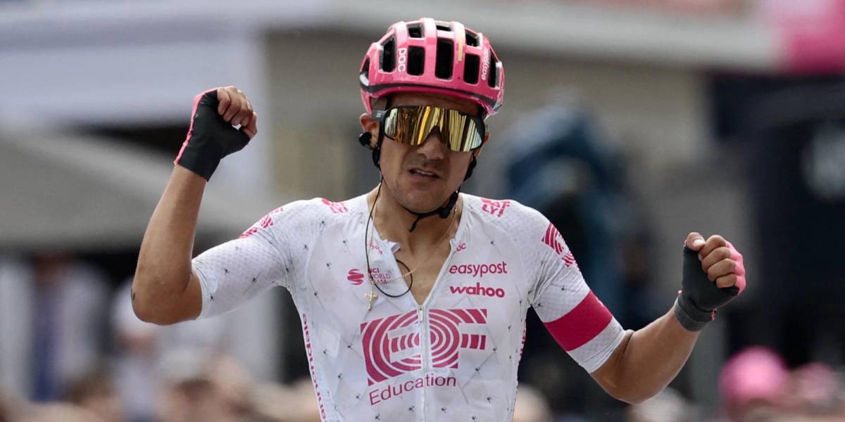 Con la victoria de hoy, Richard Carapaz pelea por la maglia rosa