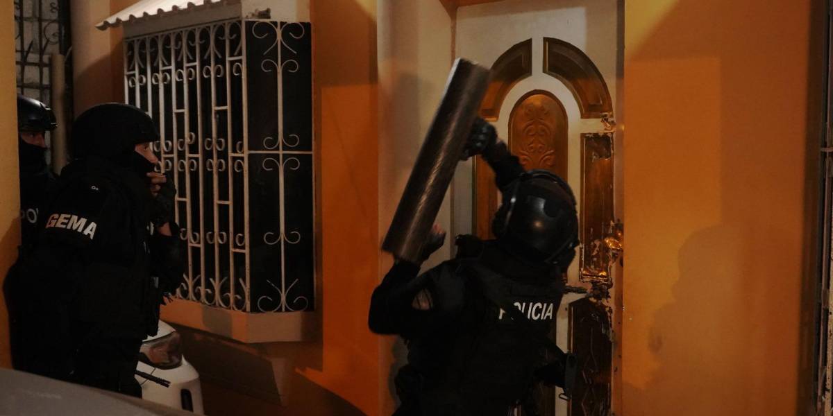 Tres policías fueron detenidos en operativo contra agrupación que traficó cocaína desde Ecuador hacia España