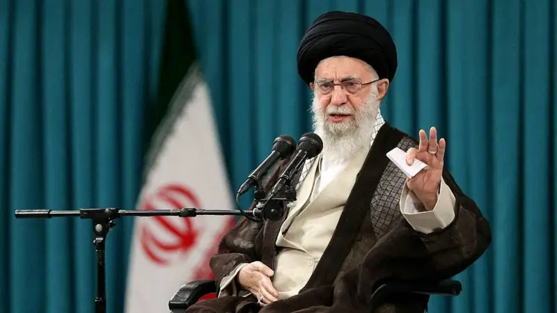 El líder supremo de Irán amenaza a EE.UU. con un "daño irreparable" si entra en el conflicto del lado de Israel