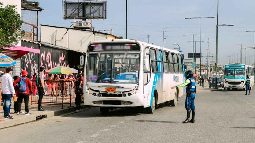 Transportistas de Guayaquil exigen aumento de tarifa del pasaje; 'no soportamos más'