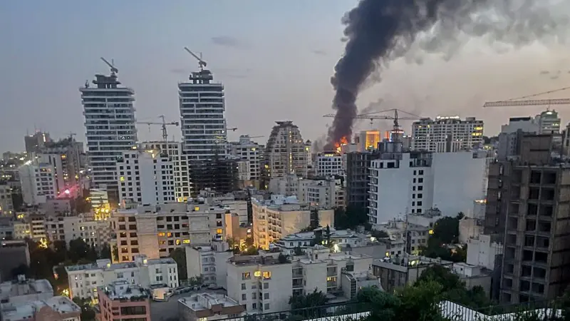 Los residentes en la capital de Irán relatan su conmoción mientras Trump llama a evacuar "inmediatamente" la ciudad 4 Los residentes en la capital de Irán relatan su conmoción mientras Trump llama a evacuar "inmediatamente" la ciudad
